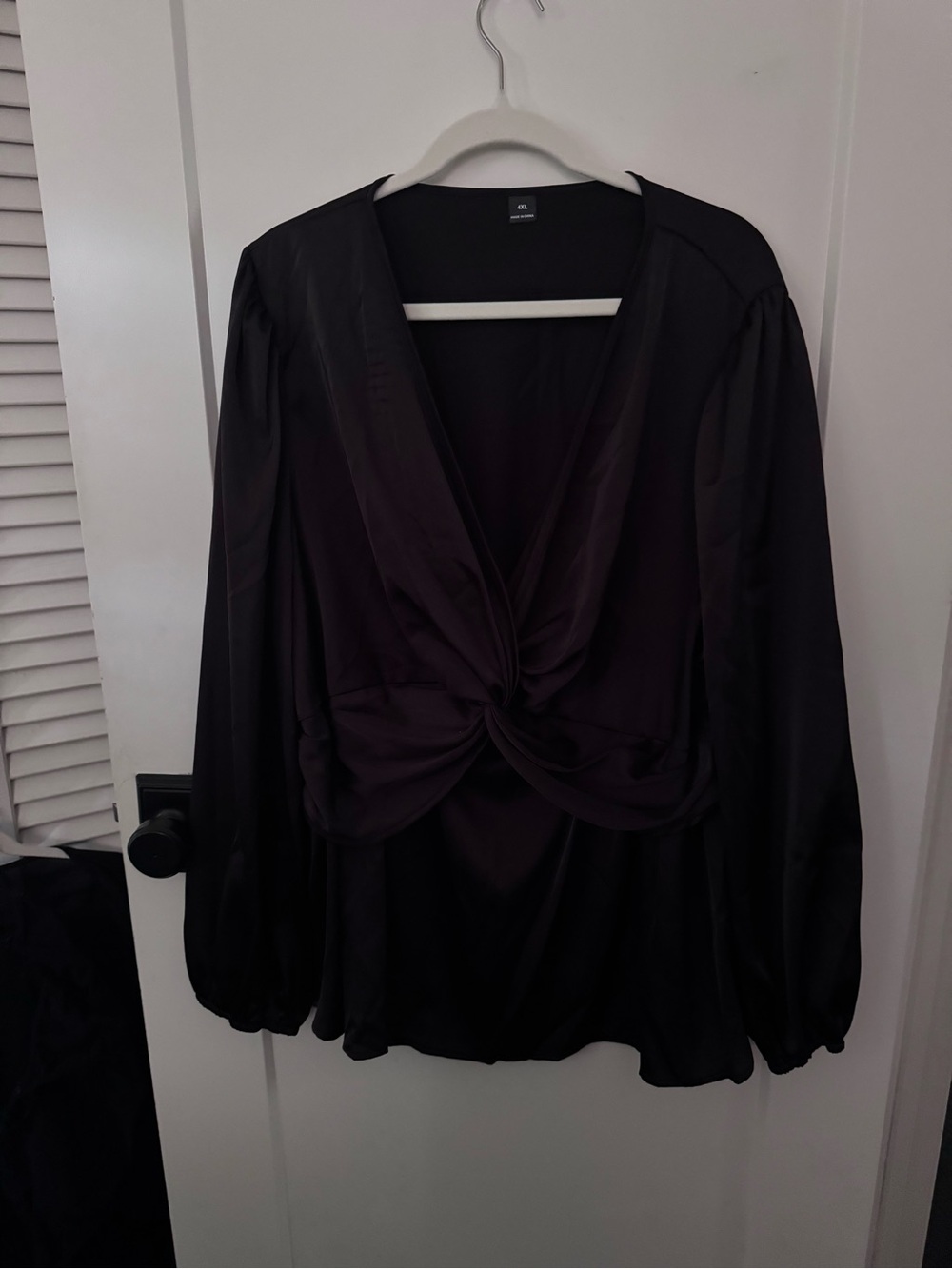 SHEIN Black Twist-Front V-Neck Long Sleeve Blouse